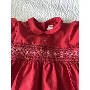 Vintage OshKosh B'Gosh Red smocked Dress Size 6 Made in USA  short Sleeve‎